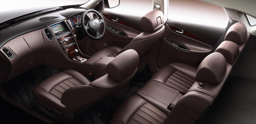  Nissan Skyline Crossover 2010 года  (фото 2 из 13)